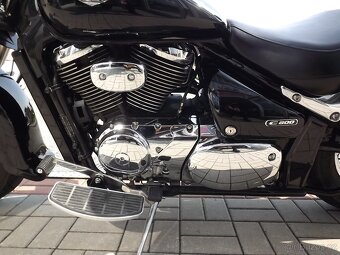 Suzuki C800 Intruder - 16