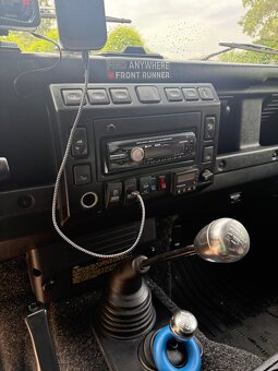 Land Rover Defender - 16