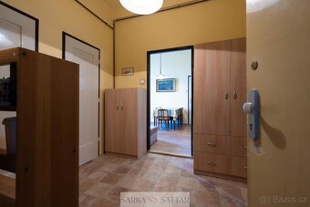 Prodej prostorného bytu 3+1 89m2 plus sklep v centru Hradce  - 16