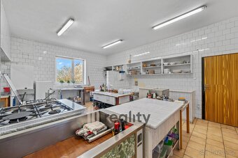 Prodej restaurace, 300 m2 - Moravská Nová Ves, ev.č. 00024 - 16