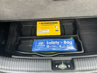 HYUNDAI iX20 1.4i 66 KW 1.MAJITEL PARK.S.VYHŘ.SEDADLA+VOLANT - 16
