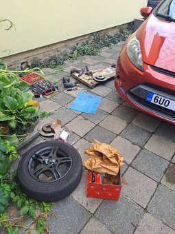 Prodám Ford Fiesta Mk7 2010 1.25 - 16