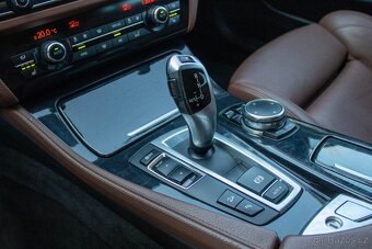 BMW Rad 5 Touring 520D XDRIVE 2016 /AJ NA SPLÁTKY/ - 16