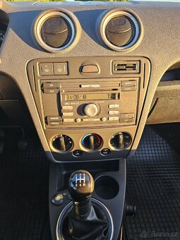 Ford Fusion 1.4 16V, 59 kW, benzín, Midnight sky metalíza - 16