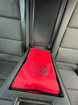 Prodám AUDI A6 4F 2.4 V6,130 kW, benzín - 16