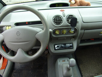 Renault TWINGO 1.2i 43KW - 16