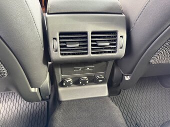 Jaguar F-Pace 3.0 V6 Supercharged 250kw Perfektní stav - 16