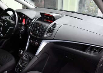 Opel Zafira TOURER 1.4T PO ROZVODECH 7MÍST - 16