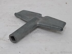 Tapo Luxus Omnia 270 na klíček Retro hračka - 16