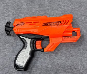 Rozprodej sbírky - plastové pistole - kuš - Hasbro Nerf - 16