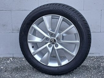 Pěkná zimní orig alu kola Škoda Kamiq 205/55/17 8mm - 16