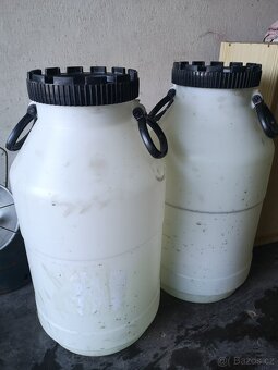 Konferenční stůl-Brusel-Retro,Menší stolek-retro,skříňky - 16