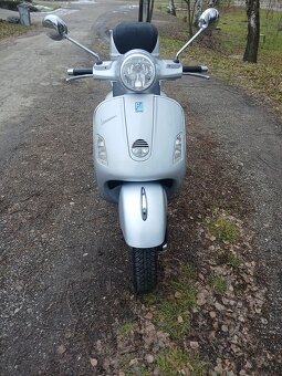 Piaggio Vespa GTS 250 - 16