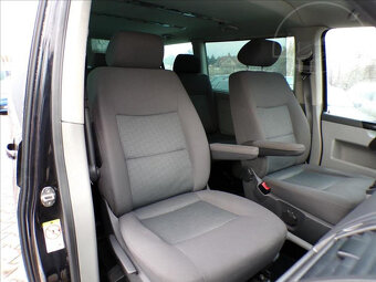 Volkswagen Caravelle 2,0 TDI AUTOMAT,TAŽNÉ ZAŘÍZENÍ - 16