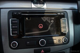 Volkswagen Passat B7 Combi 2.0 TDI DSG - 16