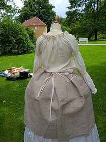 Dámské historické šaty - 16