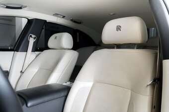 Rolls Royce Ghost pronájem vozidla s řidičem - 16