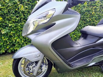 Suzuki Burgman 400i - 16