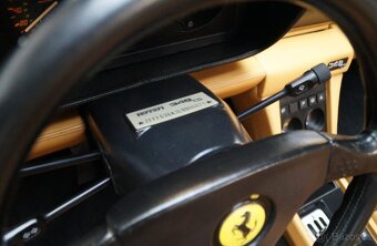 Ferrari 348 TS z roku 1990 - 16