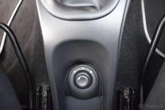 Dacia Duster 1,2 TCe PR. SERVIS,1.MAJITEL - 16