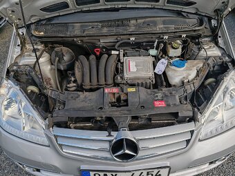 Mercedes-Benz Třídy A A 180 Automat - 16