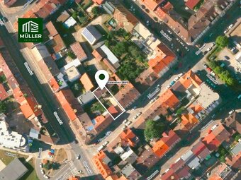 Pronájem domu po rekonstrukci – 4 parkovací místa, přístřeše - 16