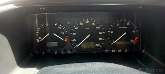 VOLKSWAGEN T4 CARAVELLE Multivan 2,4D - 16