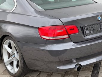 BMW E92 335i Manuál - 16