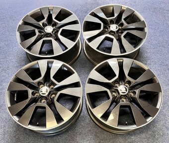 5x112 R17 Škoda Yeti originál alu disky - TOP - 16