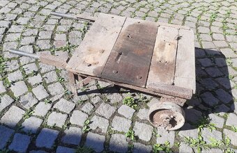 Prodám závaží Supr,disky Zetor 25,rám UŘI,káru - 16
