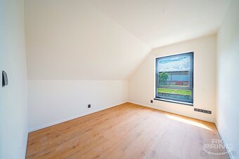 Prodej rodinný dům 4+kk, na pozemku 248 m2, Chrášťany, Český - 16