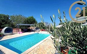 Prodej rodinného domu (90 m2) s bazénem, nacházející se 5 km - 16