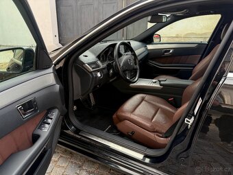 Mercedes Benz E350CDi AMG 4M Panorama Distr Harman Vzduch - 16