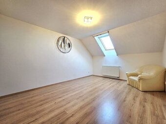 Prodej RD 6+kk 213 m2, na pozemku 287 m2 - 16