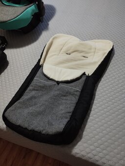 Kocar s prislusenstvim - 16