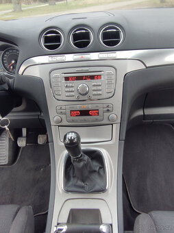 Ford S-MAX 2.0i -  7 míst - 16