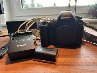 Tělo Canon EOS 5D Mark IV černé, TOP stav - bez závěrky 3000 - 16