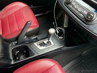 Toyota RAV4 Hybrid, 2,5  e-CVT 145 kW AWD Selection - 16