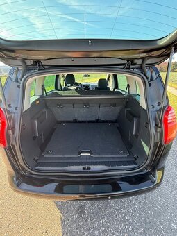 PEUGEOT 5008 2.0HDi 110kW, NOVÉ ROZVODY, KLIMA, PO SERVISU - 16