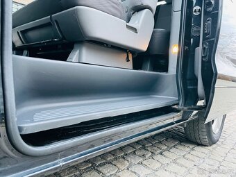 Hyundai H 1 2.5 CRDi  MANUÁL 8MÍST NAVI SENZORY BEZ KOROZE - 16