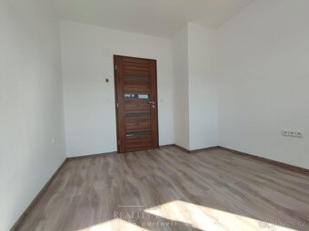 Pronájem bytu 4+k.k. 85m2 s balkónem, Mostecká,  584 01 Lede - 16