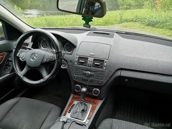 MERCEDES BENZ C 180 COMBI BENZÍN AUTOMAT NÍZKÉ KM - 16