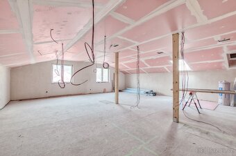 Prodej rodinného domu s potenciálem přes 270 m2 plochy - 16