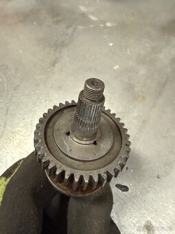 Jawa/Čz - díly převodovek 16x - 16