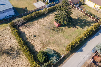 Prodej stavebního pozemku 1300 m2 v obci Záryby. - 16