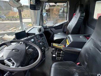Hákový nosič kontejneru Renault 6 × 6 - 16