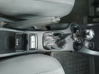 KIA Sportage 2009, benzín 2.0i (104 kW), LPG, 4WD, tažné - 16
