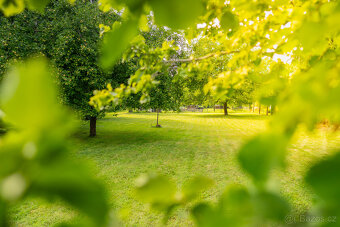 Dům s neuvěřitelnou atmosféru v klidné části Úval - 16