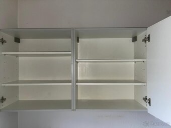Rustikální kuchyňská linka se spotřebiči - 16