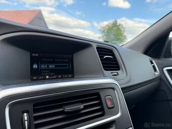 Volvo V60 1.6i (110kw) combi - tažné - servis jen VOLVO - 16